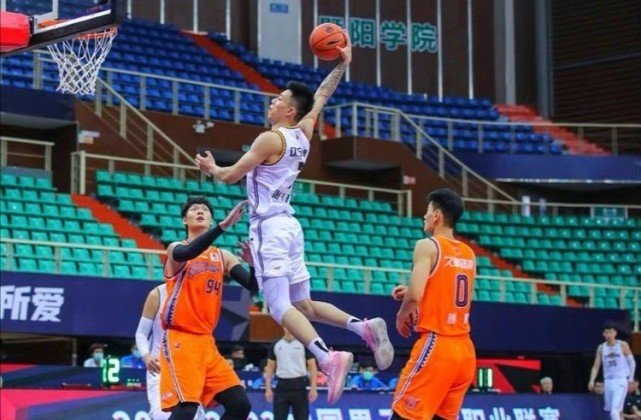 福建惜败辽宁，胜负难分摇摆