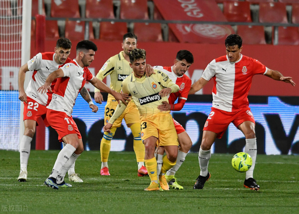 西班牙不敌乌克兰，晋级之路艰难