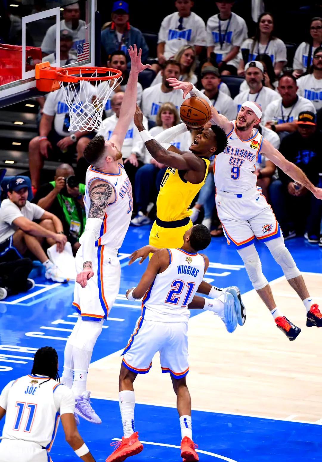 猛龙告捷湖人，范弗利特34分暴扣惊人全场的简单介绍