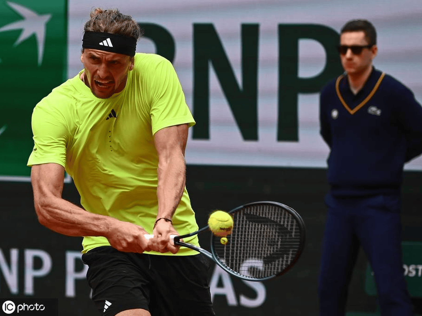 包含德国网球队绝杀法国网球队,兹维列夫统治全场的词条 包含德国网球队绝杀法国网球队,兹维列夫统治全场的词条