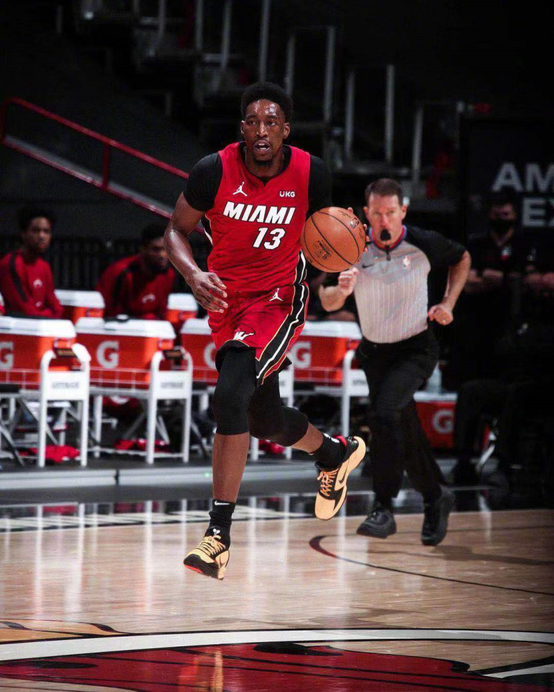 辽宁队轻取热火,锡安刷新纪录 辽宁队轻取热火,锡安刷新纪录