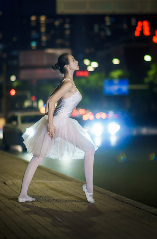 双线传奇,吉林队逆转雄鹿铸就篮球奇迹,米切尔F1揭幕战接管赛道书写新篇