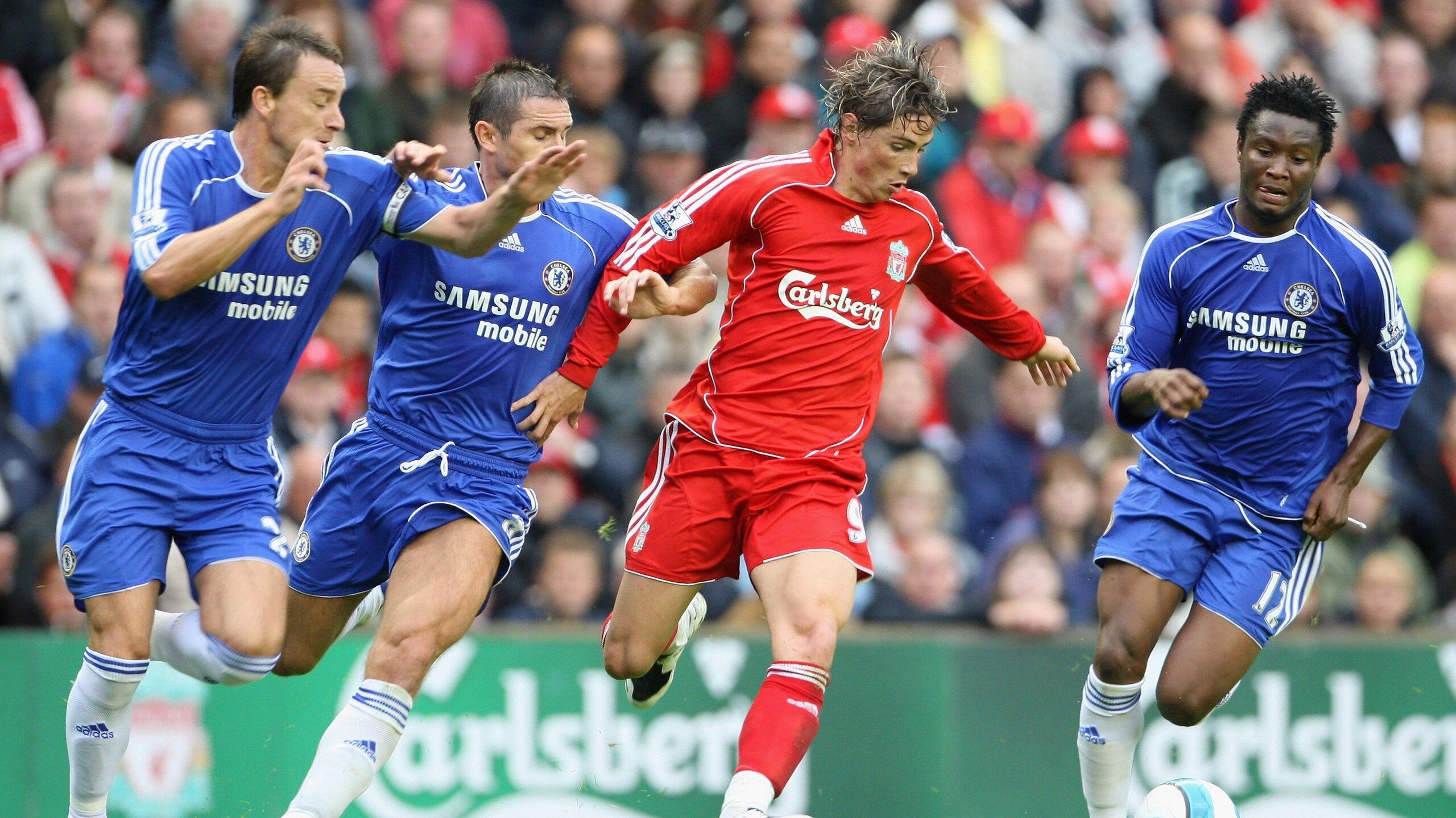 伊拉克的沙尘与加泰罗尼亚的风，当血性足球遭遇艺术王朝，钢铁防线书写绿茵辩证法