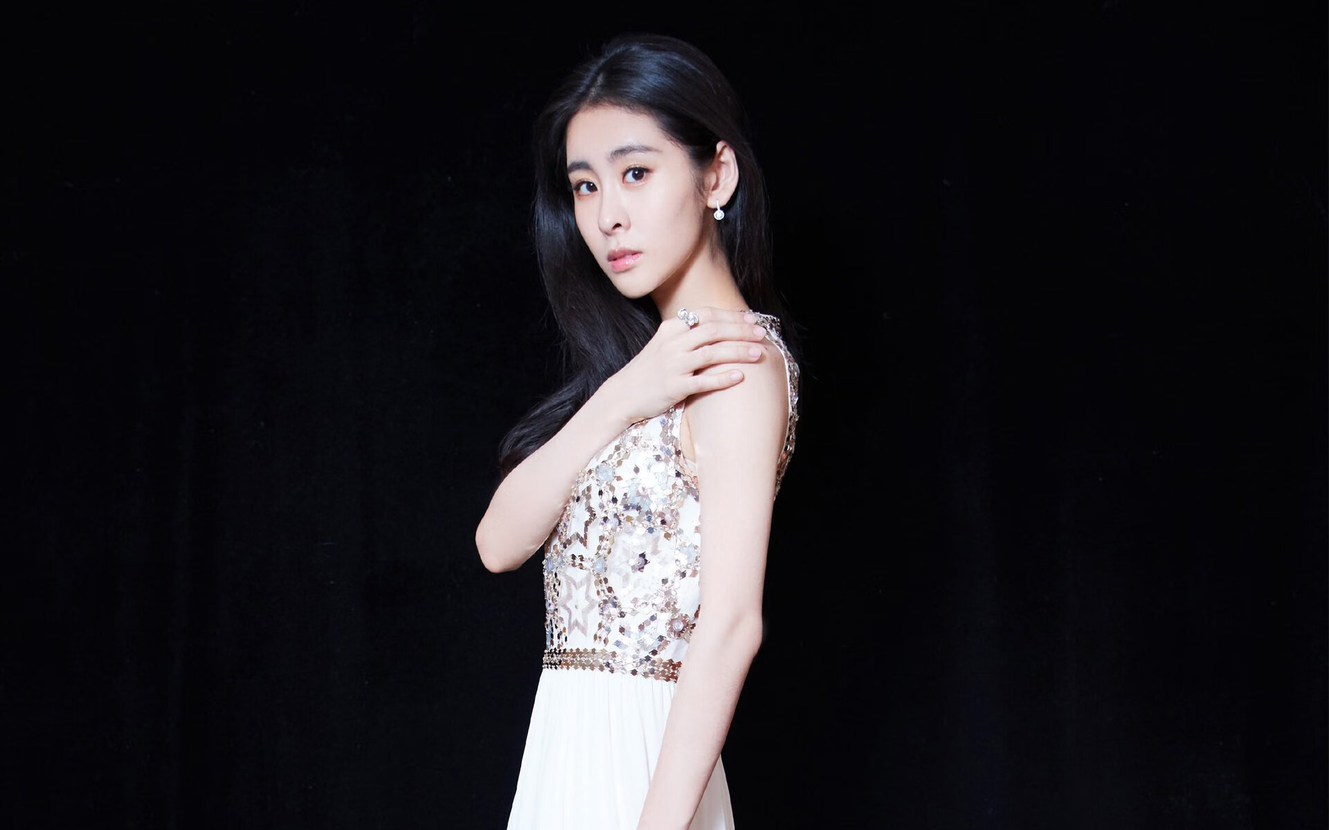 开云体育在线-绿茵地缘学，当德里赫特的钢铁防线照见马里粉碎芬兰的隐喻