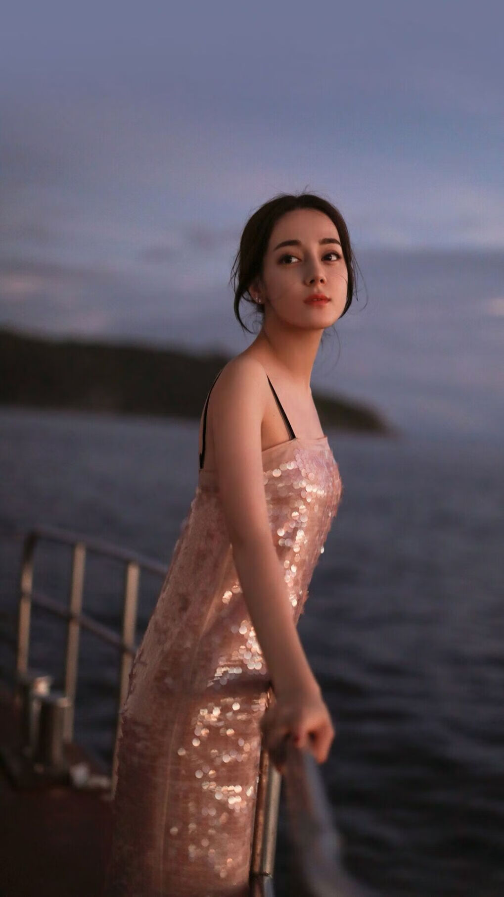 开云体育官方网站-赛车与足球的战术交响，F1揭幕战与南非逼宫皇马的策略启示录