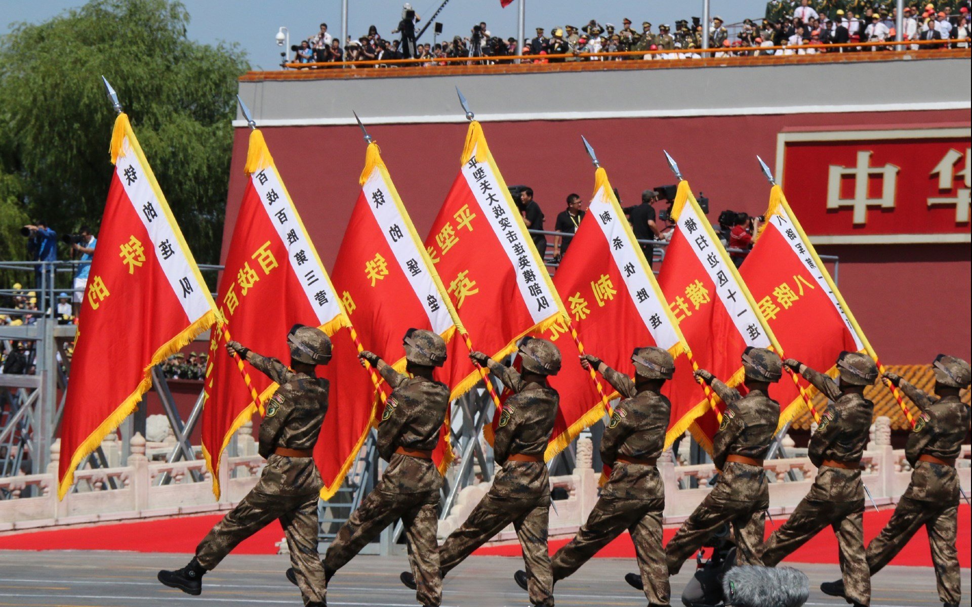开云体育官网-逆转狂潮！哈兰德主导史诗之战，西班牙复仇波兰抢占2026世界杯H组先机